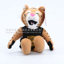 Сладкий и прекрасный плюшевый тигр с черной футболкой